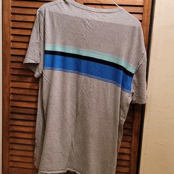 Old Navy tshirt - Picture 2 of 4